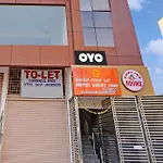 Hotel O Singasandra Metro Station
