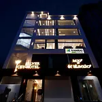 Itsy Hotels Silver Keys