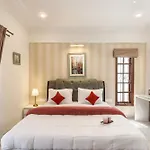 Emerlad Apartment 401 Nr Mg Road