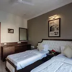 Avalon Apartment 202 Central Bangalore Ac