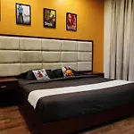 C Suites - Lp