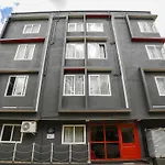 Townhouse Sarvar Hospitality Near Ascendas Park Square Mall
