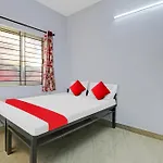 Hotel O M B R Guest House