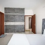 The Raintree Apartmenthebbalnr Aster Cmi
