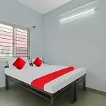 Hotel O M B R Guest House