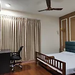 Charming 3Bhk 100 Mbps- 19Th Floor For Family