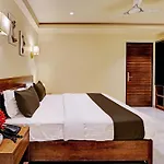 Townhouse Oak Clove Boutique Hotel Rajaji Nagar Near Lulu Mall Bengaluru
