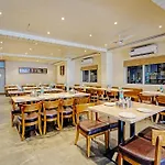 Townhouse Oak Clove Boutique Hotel Rajaji Nagar Near Lulu Mall Bengaluru