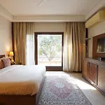 Sliceinn Gulmohar- Near Kempegowda International Airport, Bengaluru