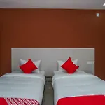 Hotel O Varcity Phi Premium Pavilion ,Above Hdfc Bank ,Near Anjaneya Temple Madiwala, Hosur Main R