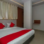 Hotel O Varcity Phi Premium Pavilion ,Above Hdfc Bank ,Near Anjaneya Temple Madiwala, Hosur Main R