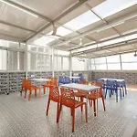 Fabhotel Redmoon Suites - Nr Brookfield