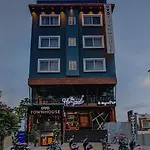 Super Townhouse Global Village Tech Park Near Kengeri Bus Terminal Metro Station