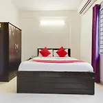OYO 75843 SM Residency