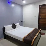 Hotel Golden Arch