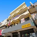 Spot On 70112 Sri Saptagiri Bording Lodging
