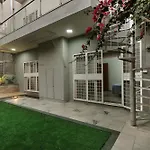 Prutha\'S Nest Room 1 - Opening To Vibrant Garden