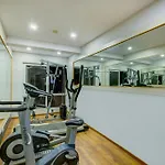 Super Townhouse Oak Jvh Hotel
