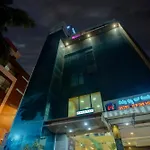 Super Townhouse Oak Jvh Hotel