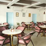 Fabhotel Memories Inn