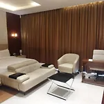 Luxury Suite - Leela Residences