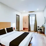 Super Townhouse Ulsoor Near Halasuru Metro Station