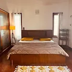 Serene Cottage-Style Room Near Indiranagar