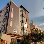 Treebo 12 Degrees West, 750 Mts From Embassy Golf Links Business Park