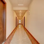 Treebo 12 Degrees West, 750 Mts From Embassy Golf Links Business Park