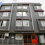 Townhouse Sarvar Hospitality Near Ascendas Park Square Mall
