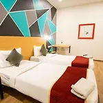 Fabhotel Moonlight Inn