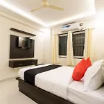 Capital O 62949 Regal Suites