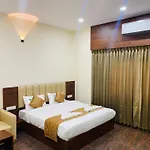 Hotel Sahara Tree