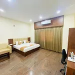 Hotel Sahara Tree
