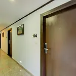 Super Townhouse Oak Jvh Hotel