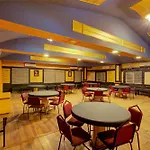 Super Townhouse Oak Jvh Hotel