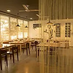 Vinaya Royal Inn