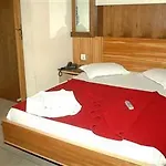 Ug Grand Hotel