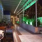 Maple Suites