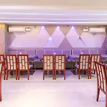 Oyo 30525 Dwarka Grand