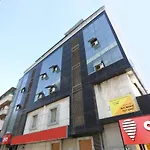 Oyo 7463 Leo Suites
