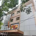 Oyo 15781 Shree Adiga Residency