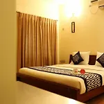 Oyo Apartments Richmond Town
