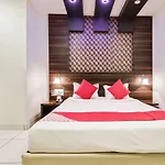 Oyo 30525 Dwarka Grand