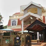 Oyo 10438 Green Villa