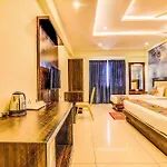 Fabhotel Grand Savoury Boutique