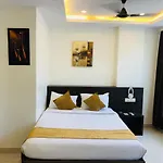 The Porch Inn Hotel/Service Apartments