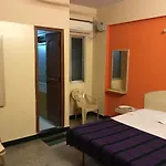 Sri Vijaya Palace Lodging