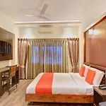Capital O 13090 Astor Hotel