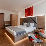 Velvette Hotel